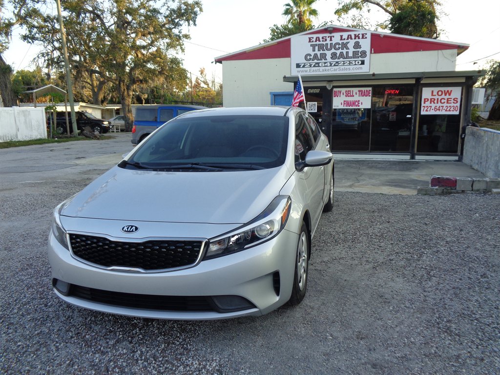 2017 Kia Forte LX AT's photo