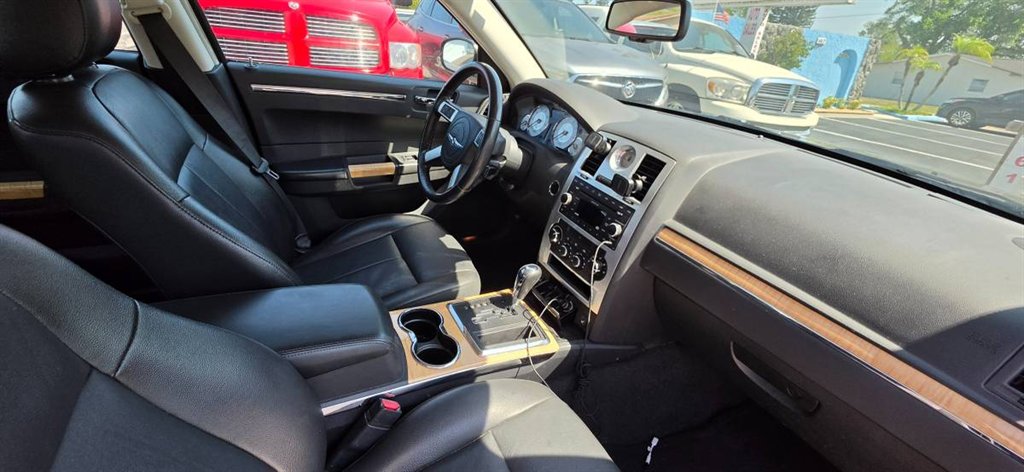 2008 Chrysler 300 Limited - Photo 15