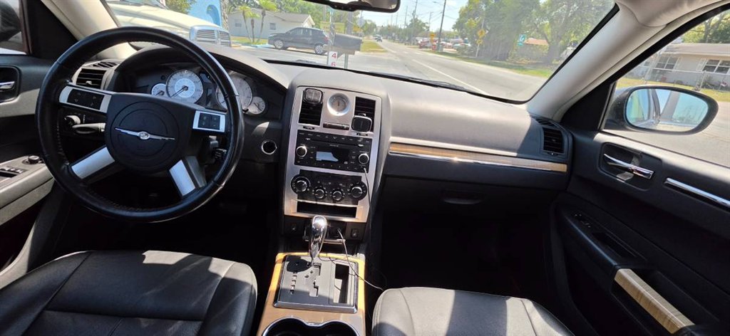 2008 Chrysler 300 Limited - Photo 9