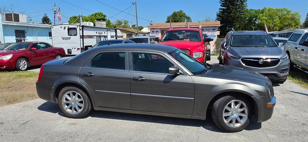 2008 Chrysler 300 Limited - Photo 6