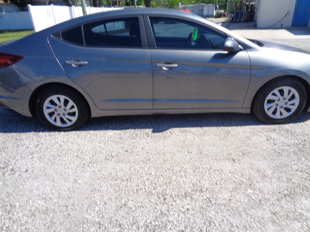 2020 Hyundai Elantra SE - Photo 8