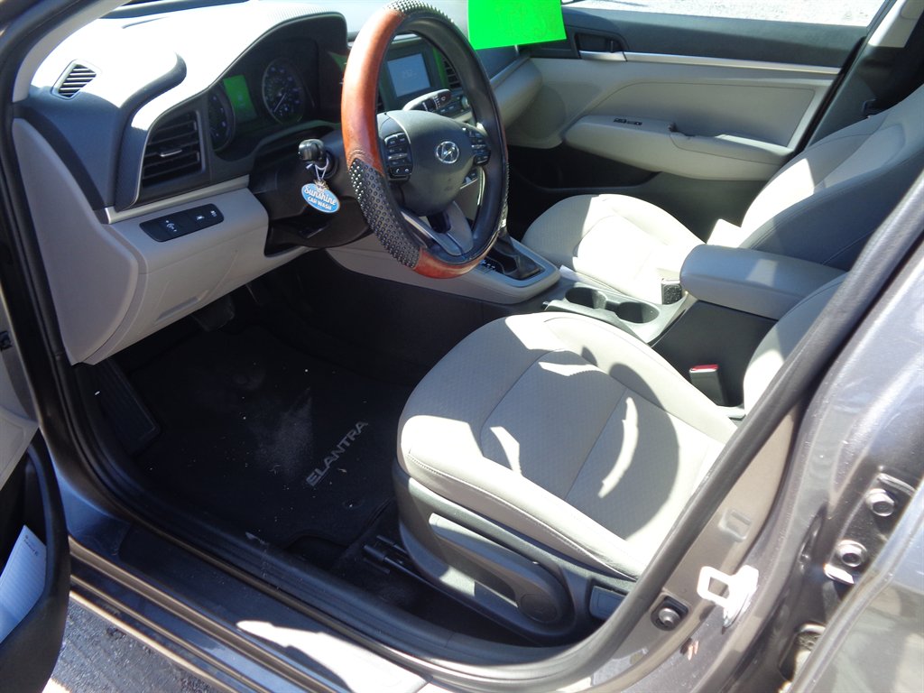 2020 Hyundai Elantra SE - Photo 15