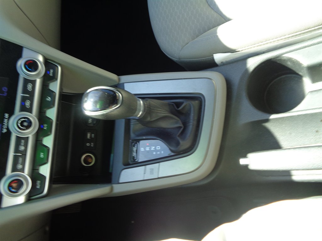 2020 Hyundai Elantra SE - Photo 14