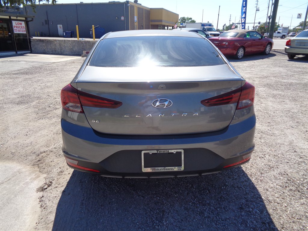 2020 Hyundai Elantra SE - Photo 6
