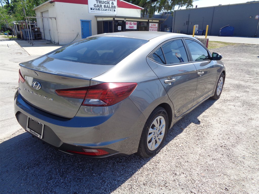 2020 Hyundai Elantra SE - Photo 7